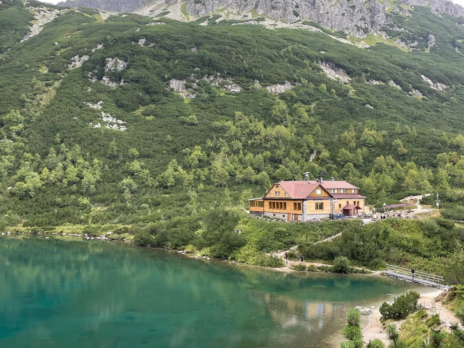 ekbya9aiibb97tilet4fzjk4-chata-zelene-pleso-tatry.jpeg